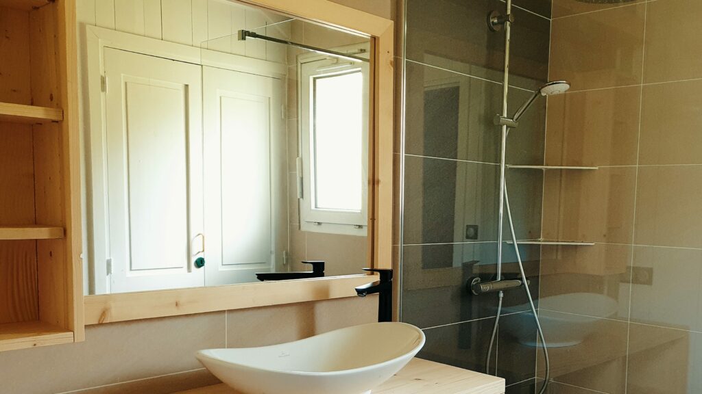 Salle de bain rénovée.